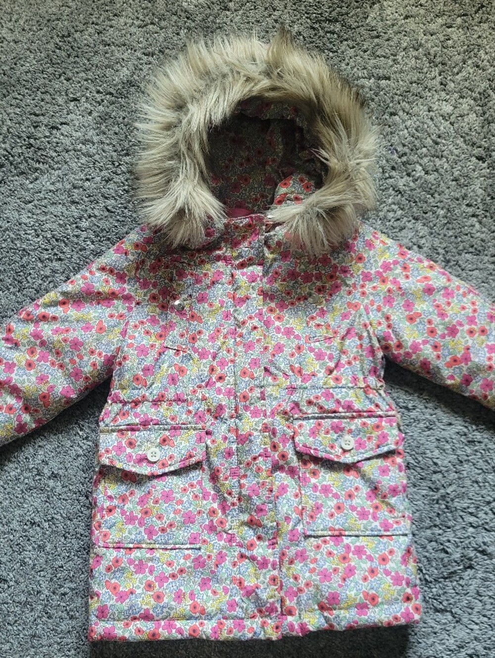 GAP Girls Floral Winter Jacket Size 4T Faux-Fur Hood Zipper 2 Front Pockets Hood